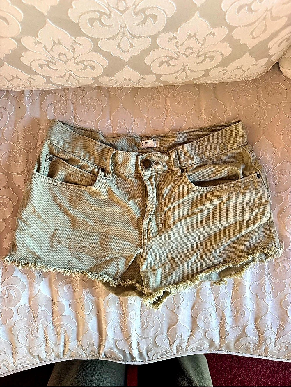 Billabong Buttoned Up Denim Distressed Shorts Frayed Jean Shorts in Green